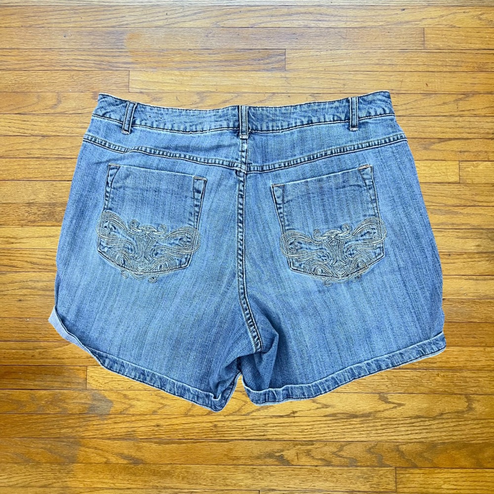Venezia Womens Denim Shorts Size 18 Blue Embroidered Pocket Cuffed Jean Shorts